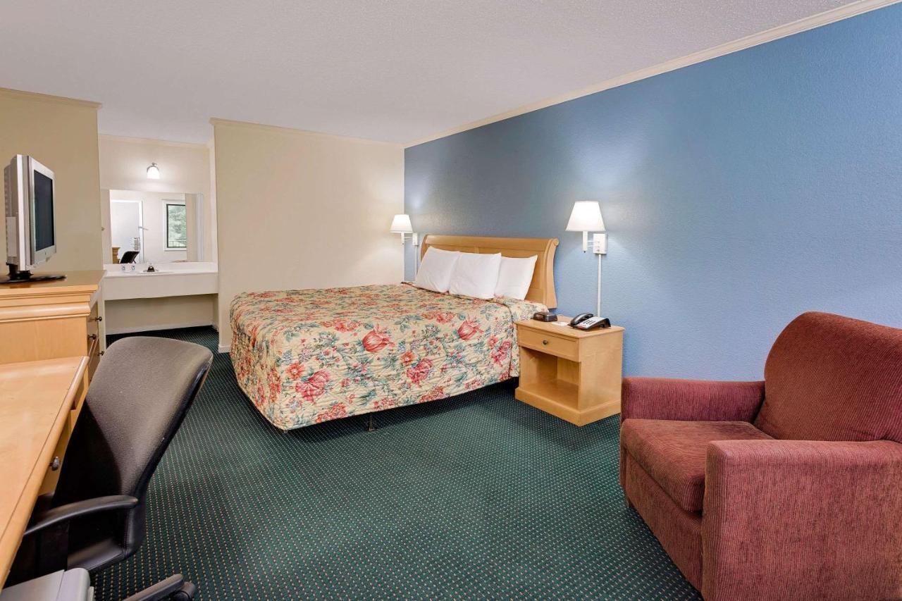 Days Inn By Wyndham Turbeville Shiloh Exterior photo